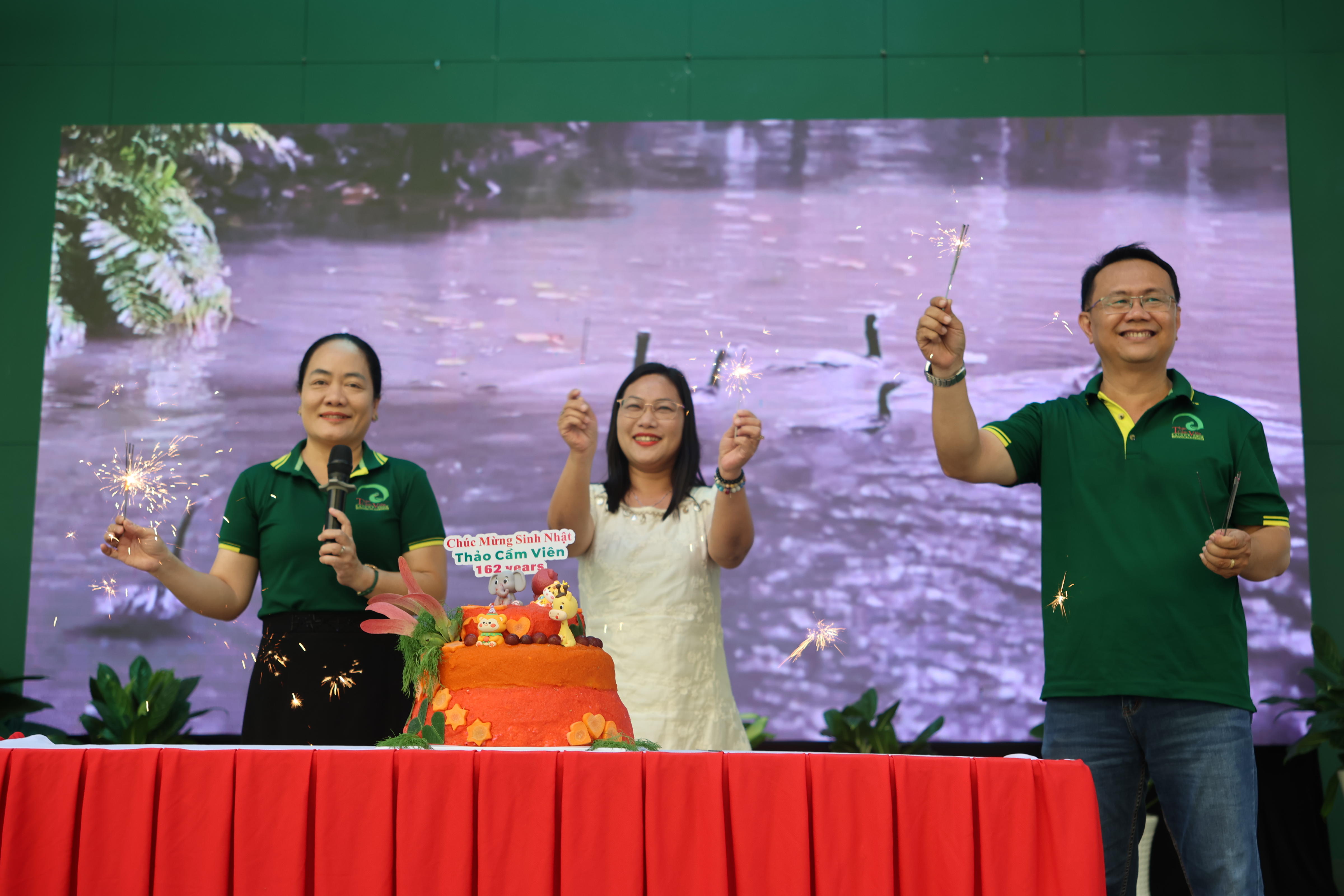 z7645754138708_663520e4807c66181387840d633c1282